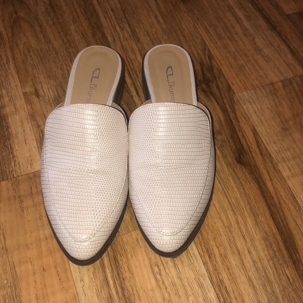 Snakeskin Ivory/White Mules ✨
